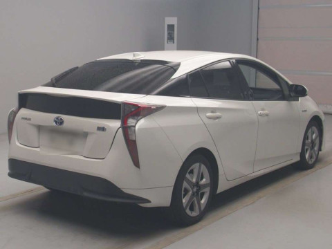 2017 Toyota Prius ZVW50[1]