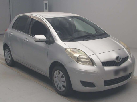 2010 Toyota Vitz SCP90[2]