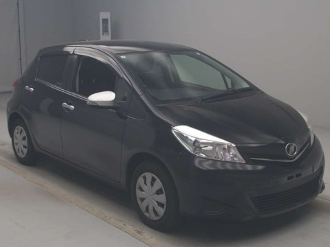 2011 Toyota Vitz NSP130[2]