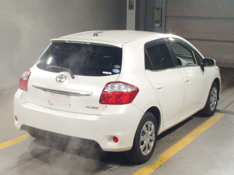 2009 Toyota Auris NZE151H[1]