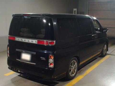 2005 Nissan Elgrand ME51[1]