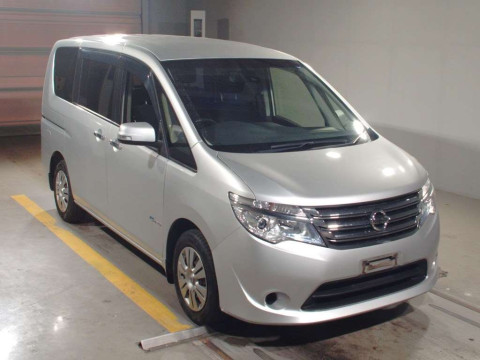 2015 Nissan Serena HC26[2]