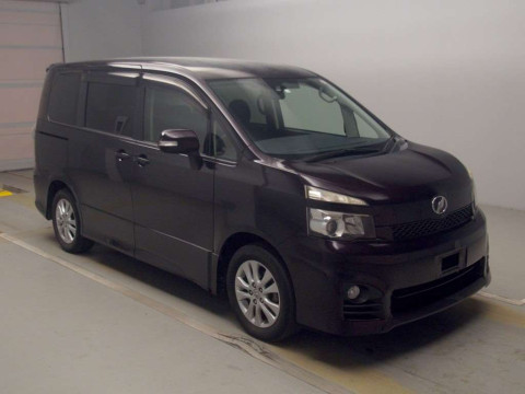 2010 Toyota Voxy ZRR70W[2]