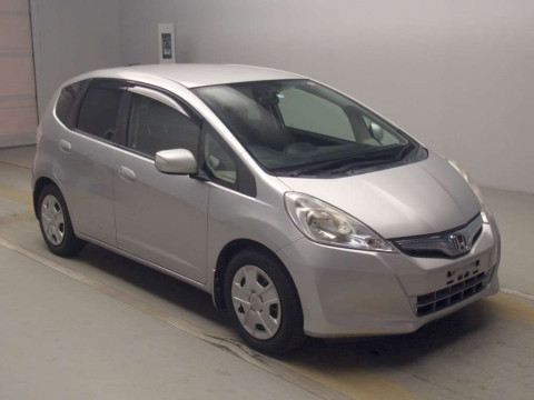 2011 Honda Fit Hybrid GP1[2]