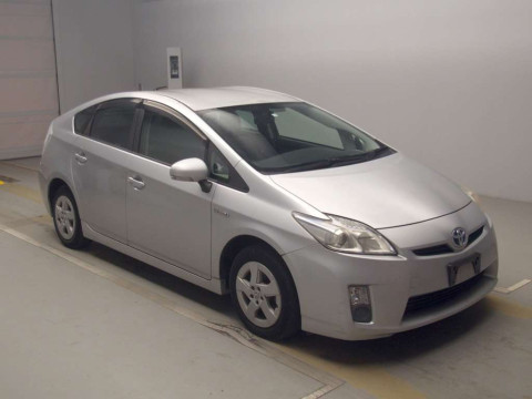 2010 Toyota Prius ZVW30[2]