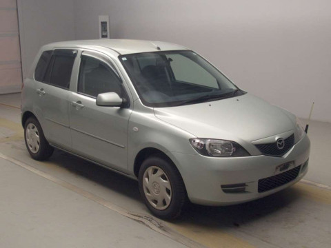 2005 Mazda Demio DY3W[2]