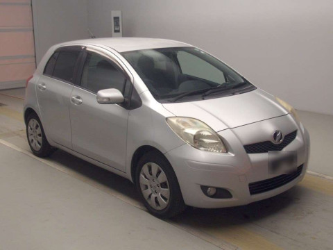 2009 Toyota Vitz SCP90[2]