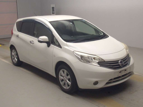 2013 Nissan Note E12[2]