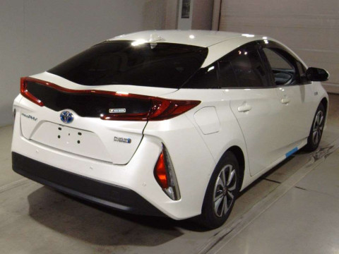 2019 Toyota Prius PHV ZVW52[1]