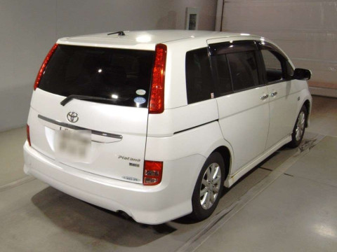 2010 Toyota Isis ZGM10W[1]