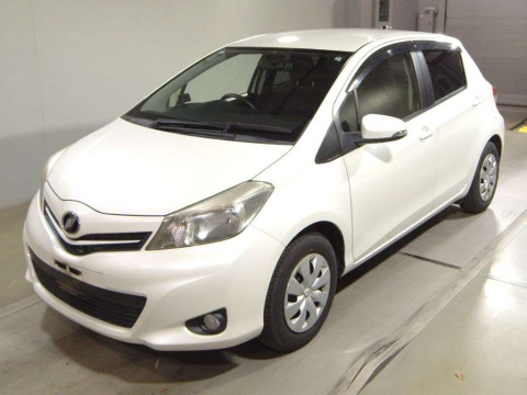 2013 Toyota Vitz NSP130[0]