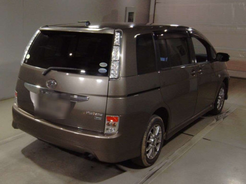 2012 Toyota Isis ZGM15W[1]