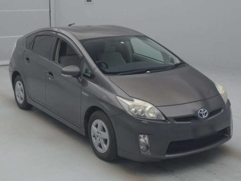 2011 Toyota Prius ZVW30[2]