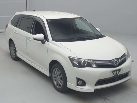 2014 Toyota Corolla Fielder NZE164G[2]