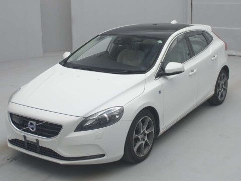 2015 Volvo V40 MB4164T[0]