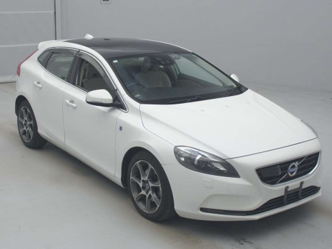 2015 Volvo V40 MB4164T[2]