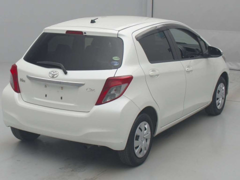 2014 Toyota Vitz NSP130[1]