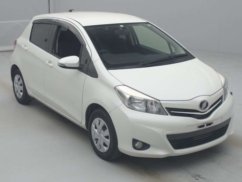 2014 Toyota Vitz NSP130[2]