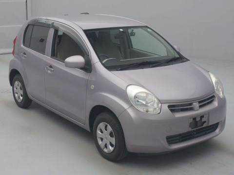 2010 Toyota Passo KGC35[2]