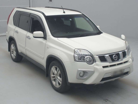 2013 Nissan X-Trail DNT31[2]