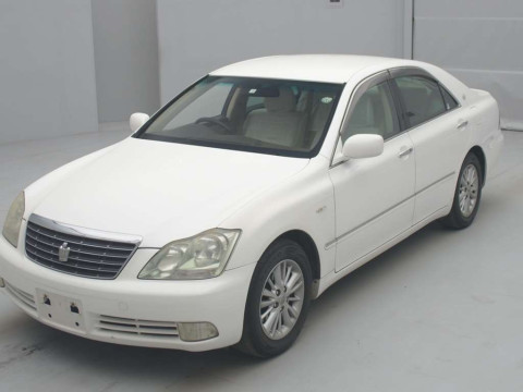 2004 Toyota Crown GRS182[0]