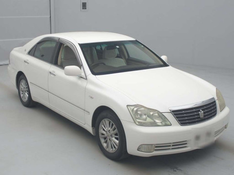 2004 Toyota Crown GRS182[2]