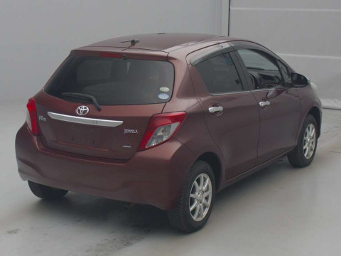 2011 Toyota Vitz NSP135[1]