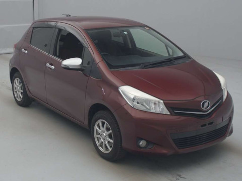 2011 Toyota Vitz NSP135[2]