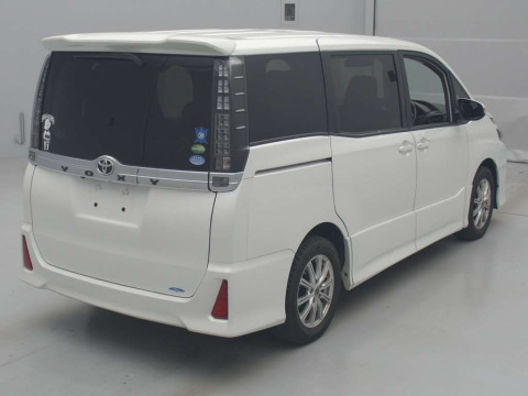 2017 Toyota Voxy ZRR80W[1]