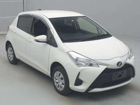 2017 Toyota Vitz NSP135[2]