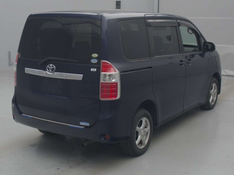 2009 Toyota Noah ZRR75G[1]