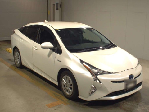 2018 Toyota Prius ZVW50[2]