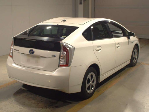 2014 Toyota Prius ZVW30[1]