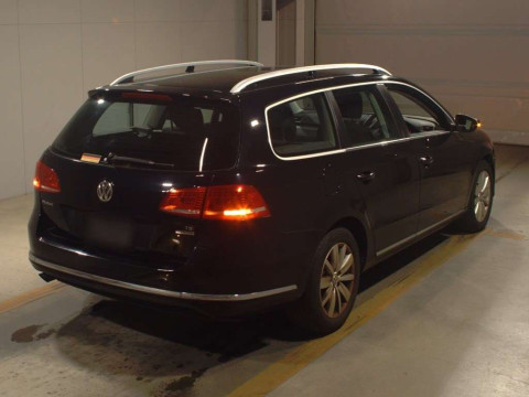 2011 Volkswagen Passat Variant 3CCAX[1]