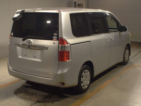 2008 Toyota Noah ZRR70G[1]