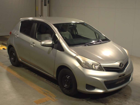 2013 Toyota Vitz KSP130[2]