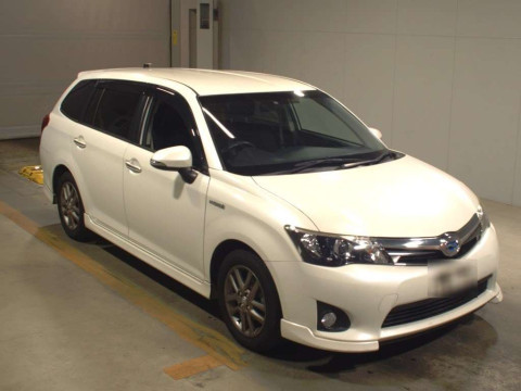 2014 Toyota Corolla Fielder NKE165G[2]