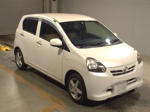 2012 Daihatsu Mira es LA300S[2]