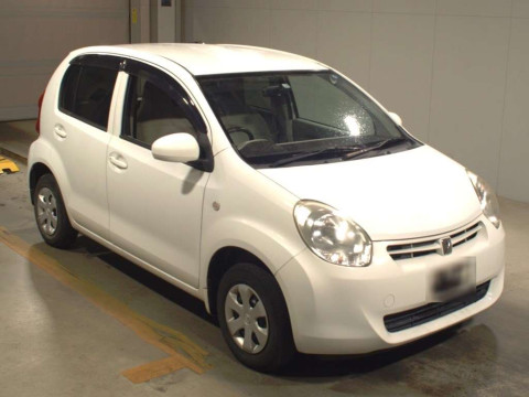 2010 Toyota Passo KGC30[2]