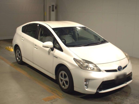 2012 Toyota Prius ZVW30[2]