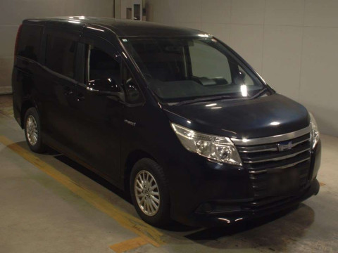 2014 Toyota Noah ZWR80G[2]