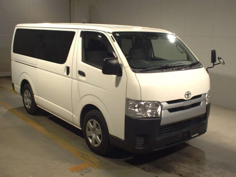 2017 Toyota Hiace Van GDH201V[2]