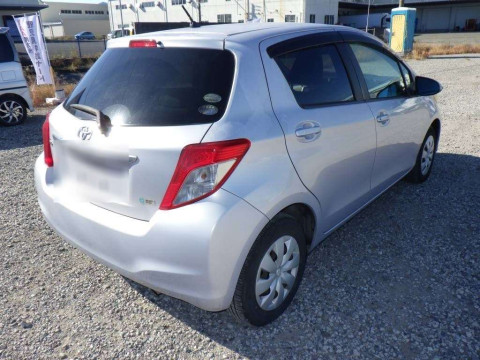 2012 Toyota Vitz NSP130[1]