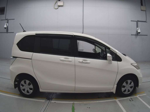 2012 Honda Freed GB3[2]