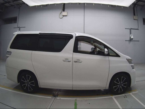 2014 Toyota Vellfire ANH20W[2]