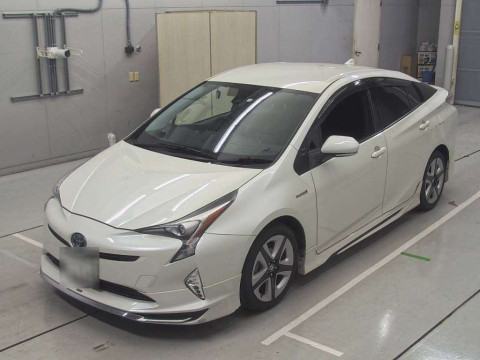 2016 Toyota Prius ZVW50[0]