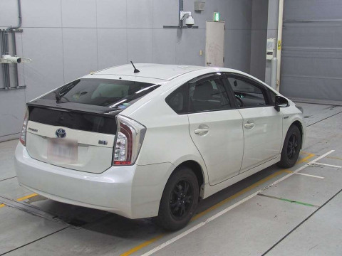 2015 Toyota Prius ZVW30[1]