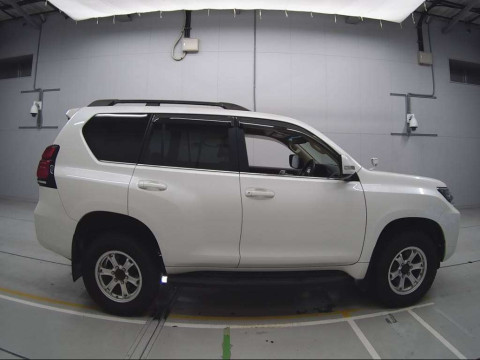 2019 Toyota Land Cruiser Prado GDJ150W[2]