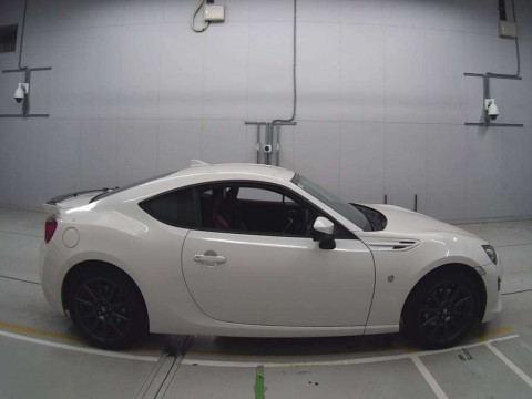 2016 Toyota 86 ZN6[2]