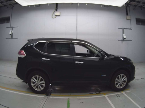 2015 Nissan X-Trail HNT32[2]